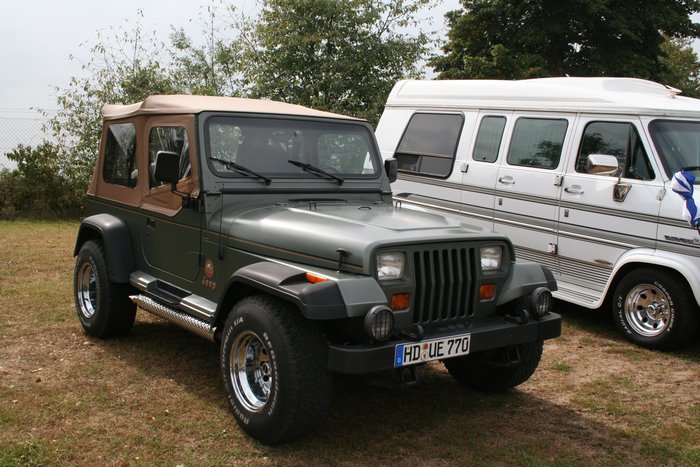 Corvette Sunday 2005 084.jpg